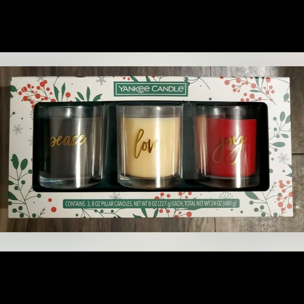 New 3 Pack Yankee Candle Holiday Scented